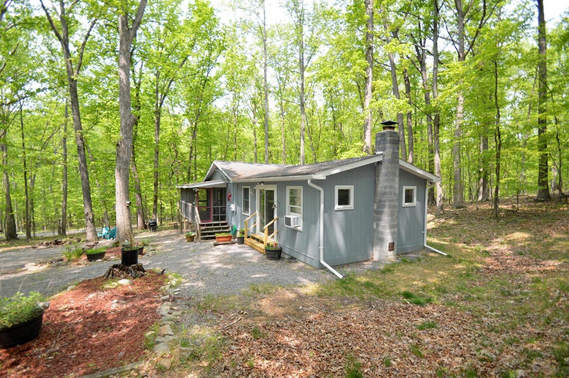 Bear Necessities -Forget Your Worries! Villa Great Cacapon Exterior photo